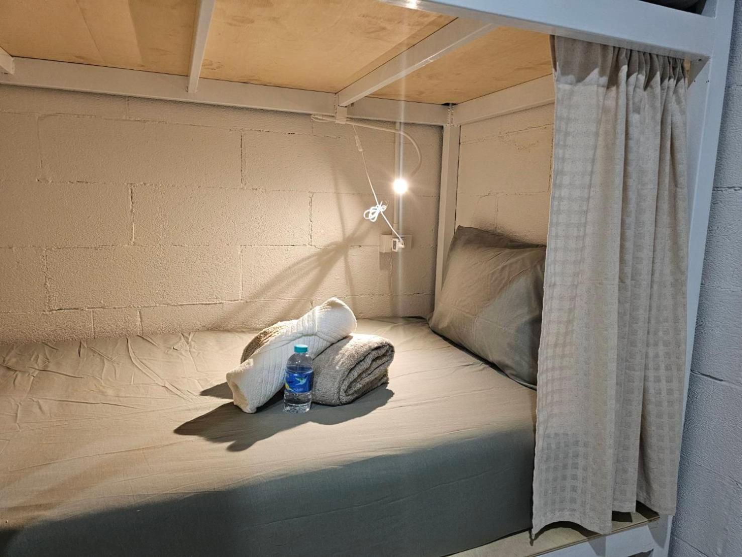 Hao Norn Hostel Thong Sala Bagian luar foto